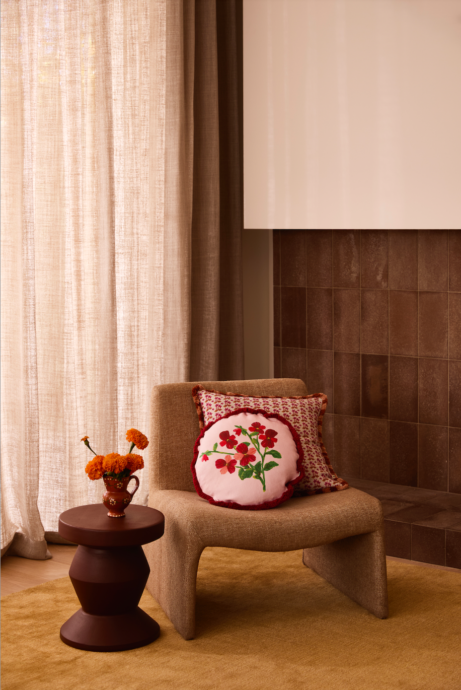 Mini Viola Round Linen Cushion