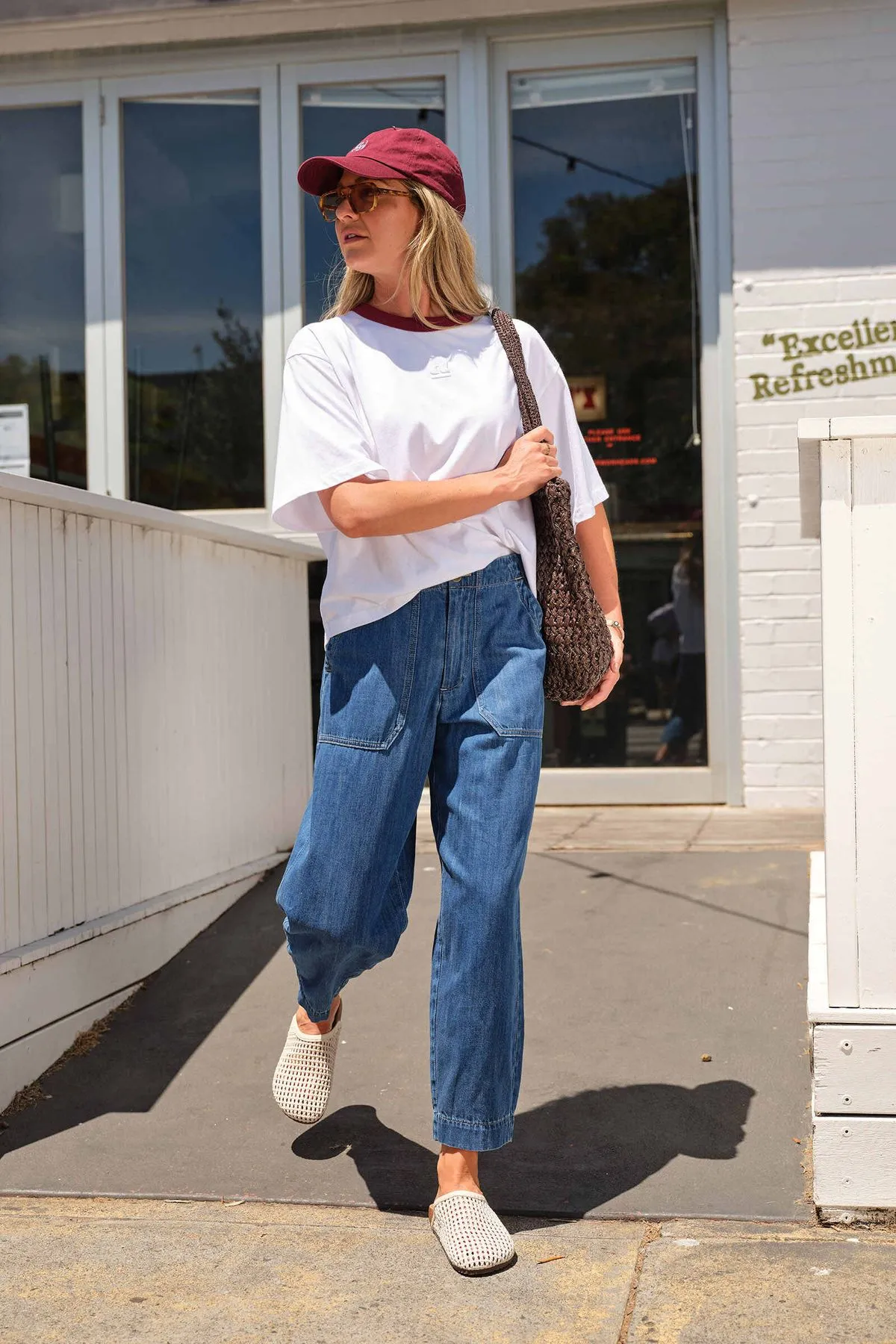 Phoebe Premium Tee White/Burgundy