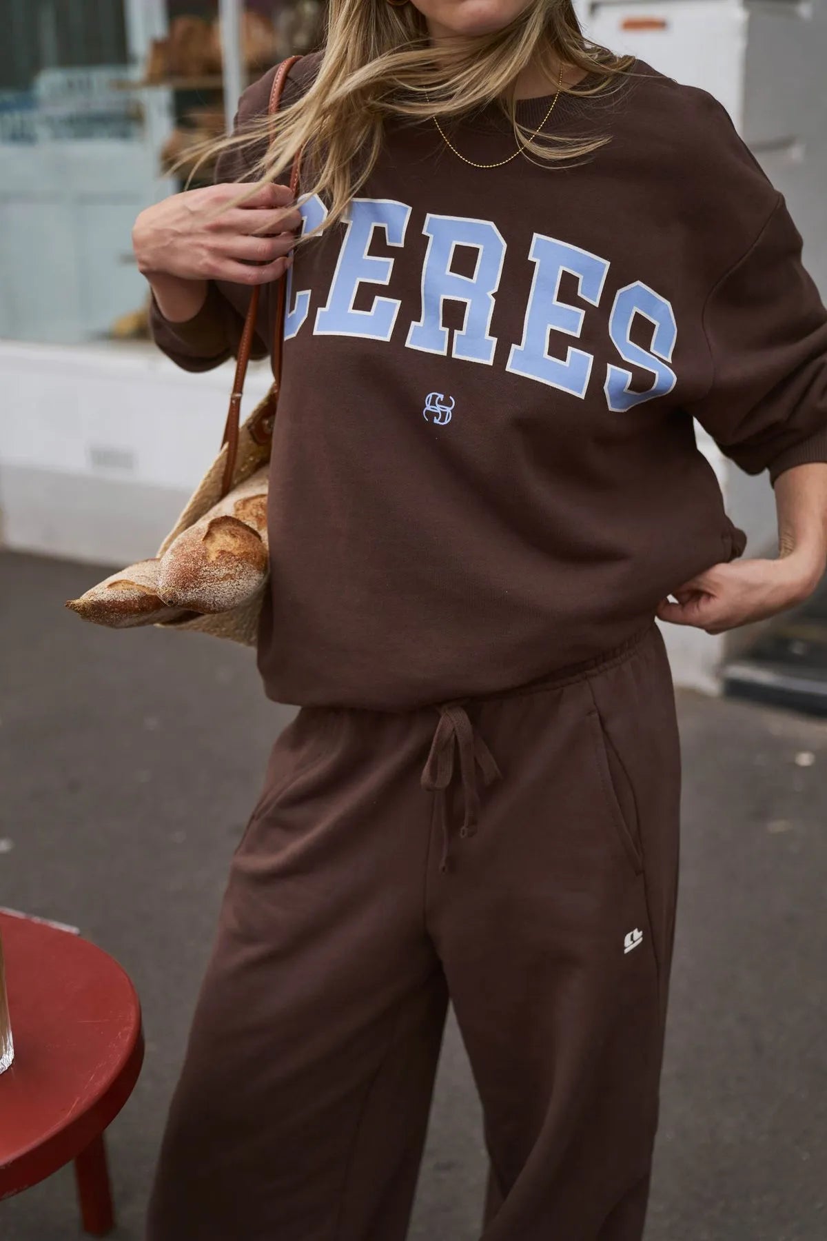 Isla Oversized Slouchy Crew brunette + sky blue