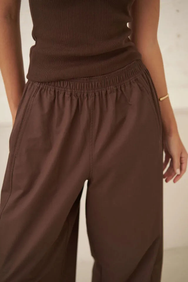 Bella Barrel Pant Brunette