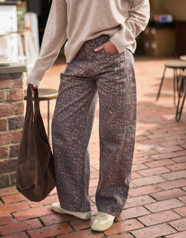 Harper Barrel Jean Leopard