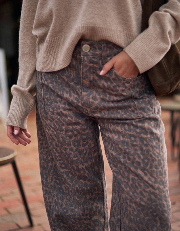 Harper Barrel Jean Leopard