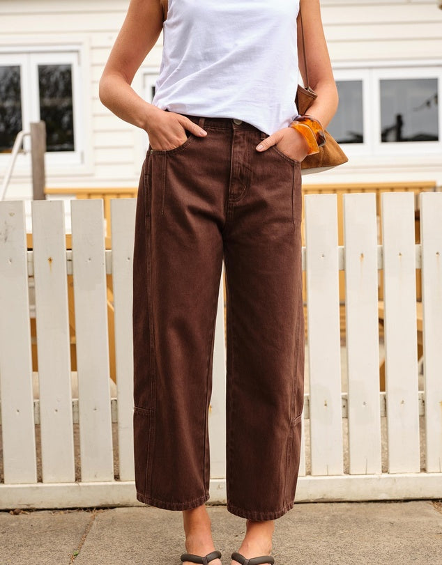 Demi Barrel Jean Chocolate