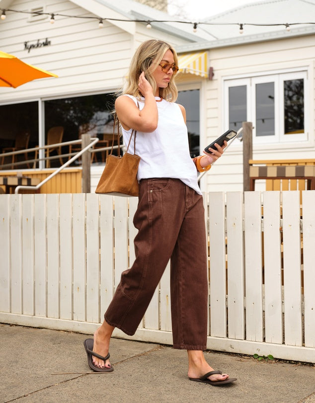 Demi Barrel Jean Chocolate