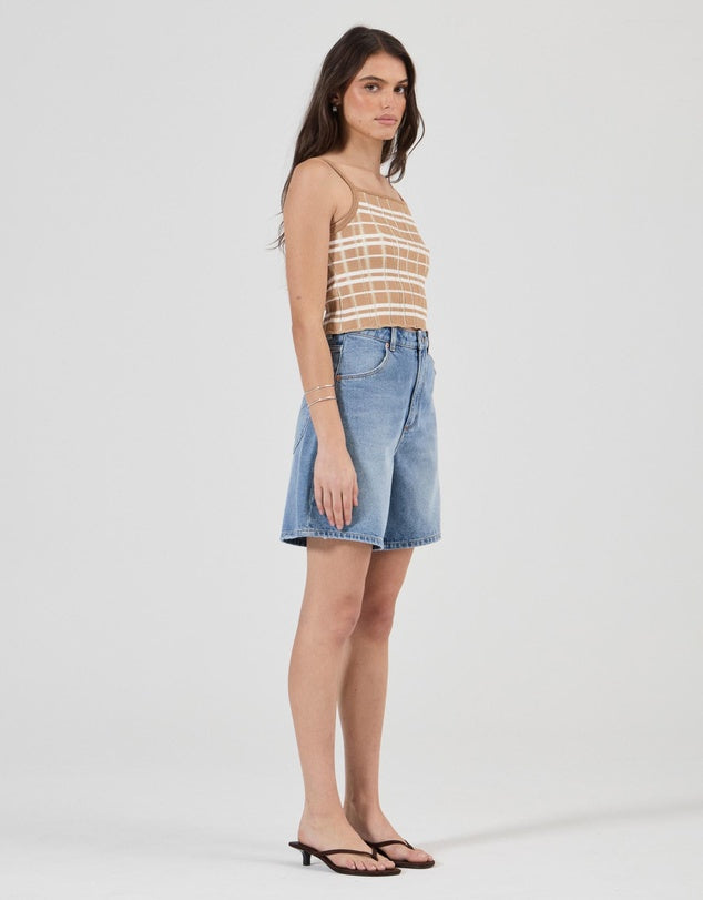 Super Mirage Shorts Surrender